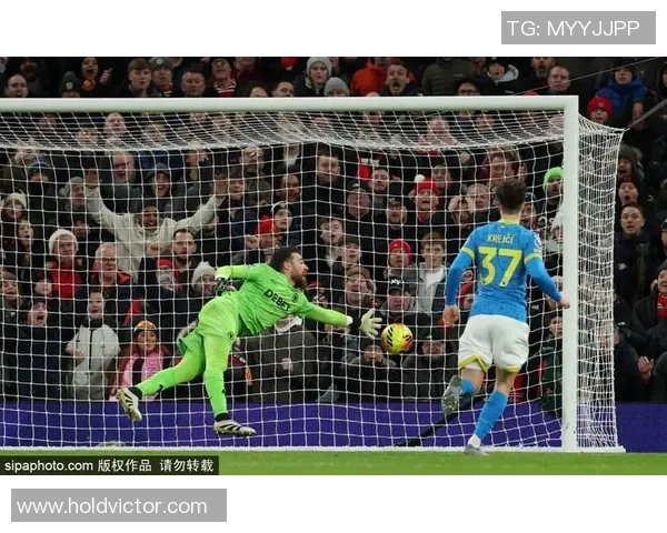 曼联与曼城激战英超27轮巅峰对决回顾与分析