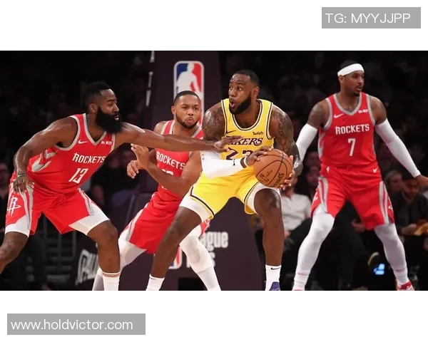 火箭队与湖人第三场激战第四节精彩回顾与关键时刻分析